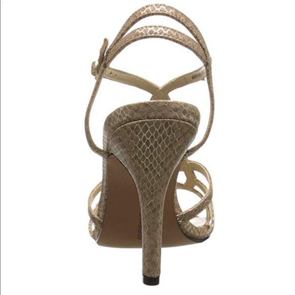ADRIENNE VITTADINI SIZE 6 GOLD GROVIS DRESS SANDAL - Picture 3 of 8